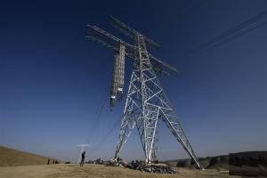 昌吉——古泉±1100千伏特高壓直流輸電工程寧夏固原段貫通