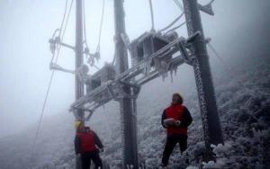 不畏寒潮：“電網(wǎng)覆冰預測”“低壓直流融冰”等裝置除冰保電