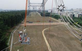 中國特高壓工程完成帶電作業模擬試驗