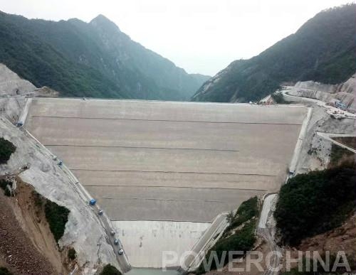 安徽績(jī)溪抽水蓄能電站上水庫(kù)大壩填筑到頂