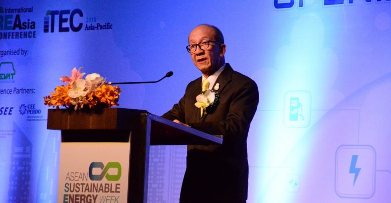 泰國能源部長和暹羅水泥一起合作，目標(biāo)是30％的可再生能源