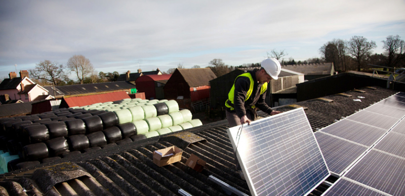 2017年是可再生能源的創(chuàng)紀(jì)錄的一年，但為了實現(xiàn)巴黎目標(biāo)還需要更多的努力