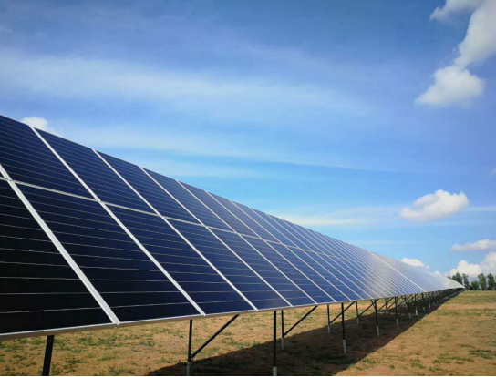 愛康為內(nèi)蒙最大敖漢旗光伏扶貧項目提供100MW耐候鋼新型支架