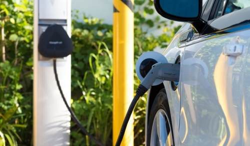 在立陶宛，將建造57個(gè)帶電動(dòng)車充電器的停車場