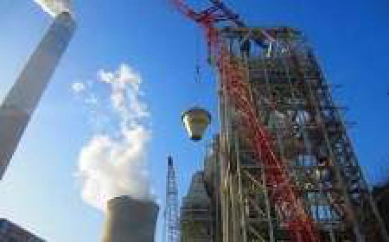 安慶項(xiàng)目鍋爐鋼架開始吊裝