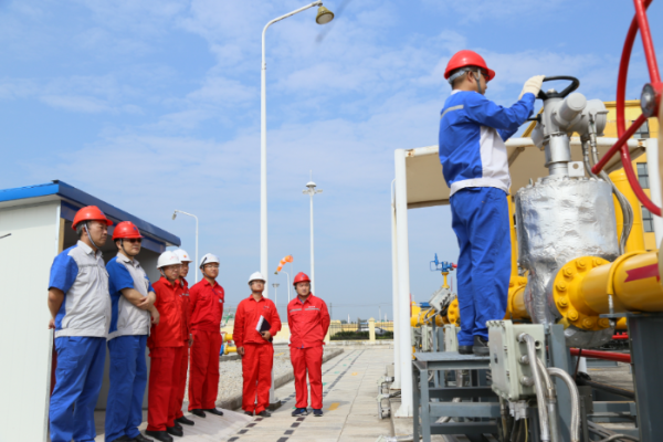 湖北能源天然氣公司“川氣入湘”天然氣輸氣管道工程順利投產(chǎn)