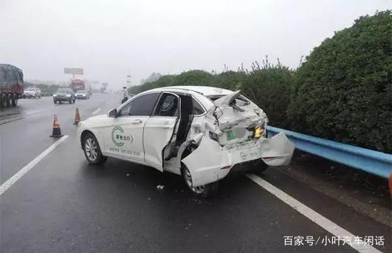 電動汽車高速上沒電出車禍，新能源汽車又有黑鍋？
