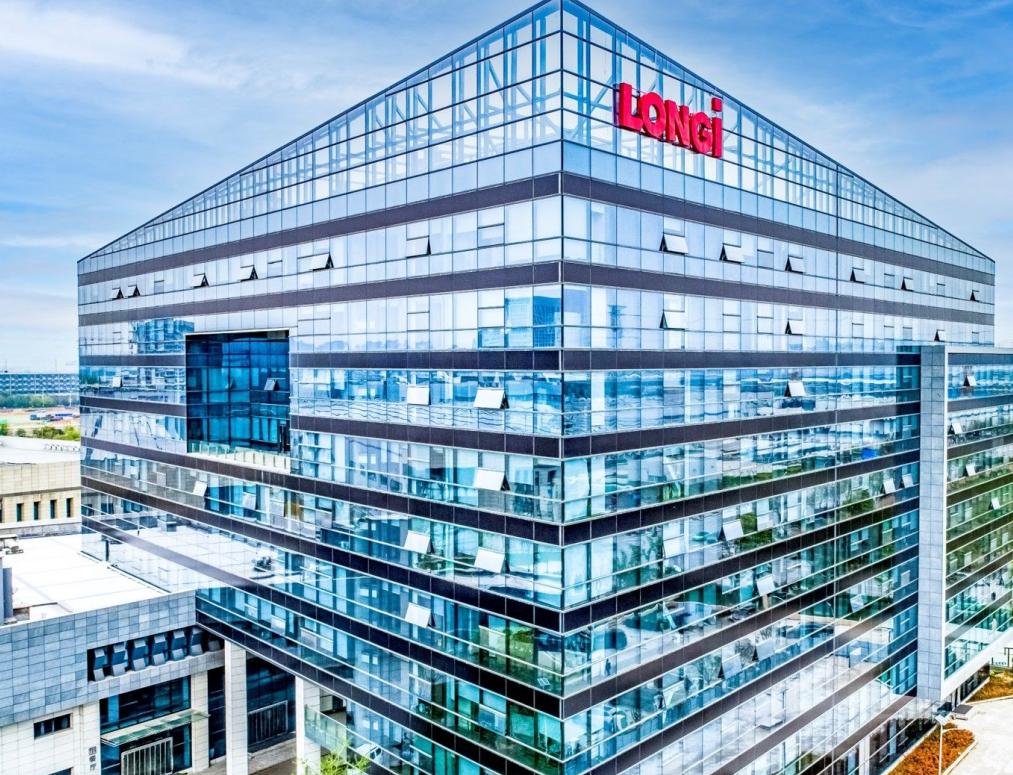 隆基綠能創(chuàng)始人：十年后光伏轉(zhuǎn)換效率有望達(dá)35%