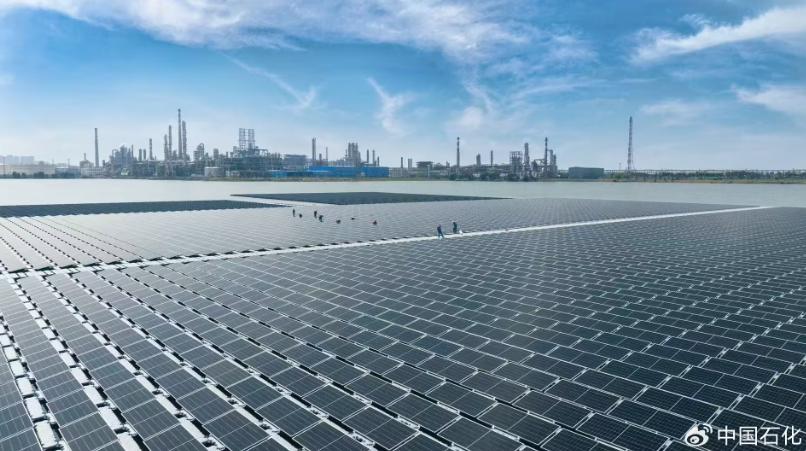 中國首座海水漂浮式光伏項(xiàng)目建成投用，年發(fā)綠電 1670 萬千瓦時(shí)