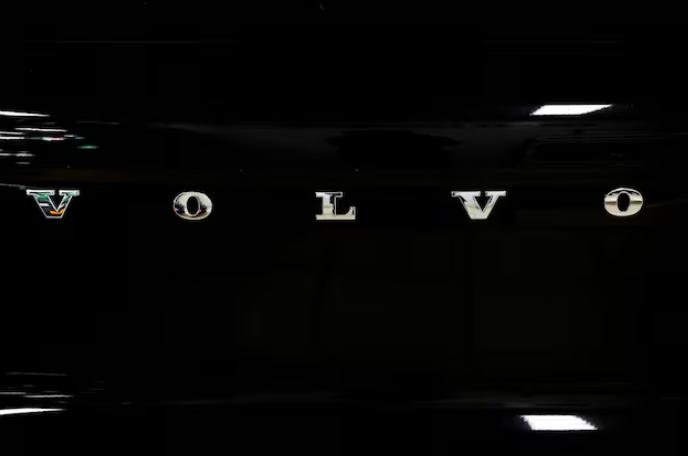 沃爾沃汽車因關(guān)稅與發(fā)布延遲計提大額減值費用