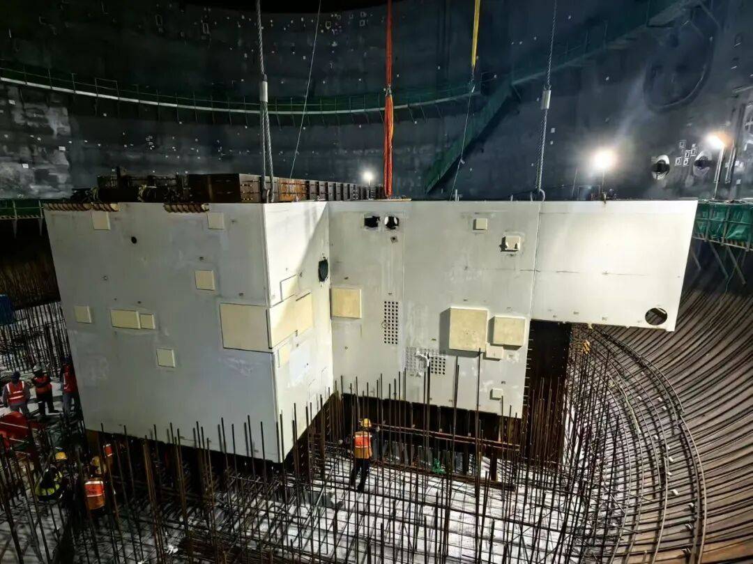國內(nèi)首創(chuàng)！陸豐核電1號機組CA05與CB組合模塊整體吊裝成功
