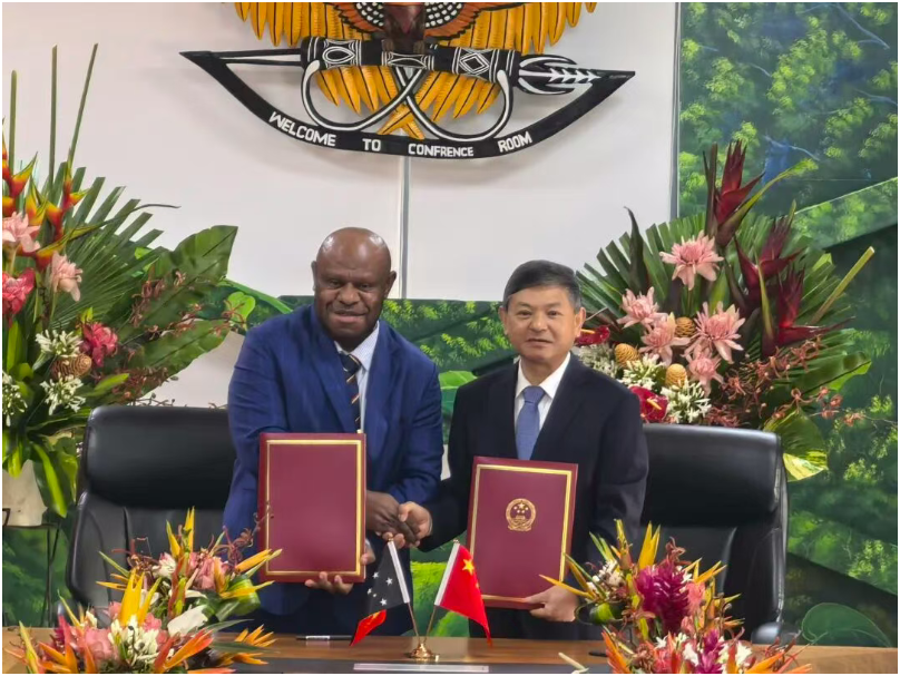 中國—巴布亞新幾內(nèi)亞應(yīng)對氣候變化南南合作低碳示范區(qū)光儲一體項(xiàng)目執(zhí)行協(xié)議在巴新簽署