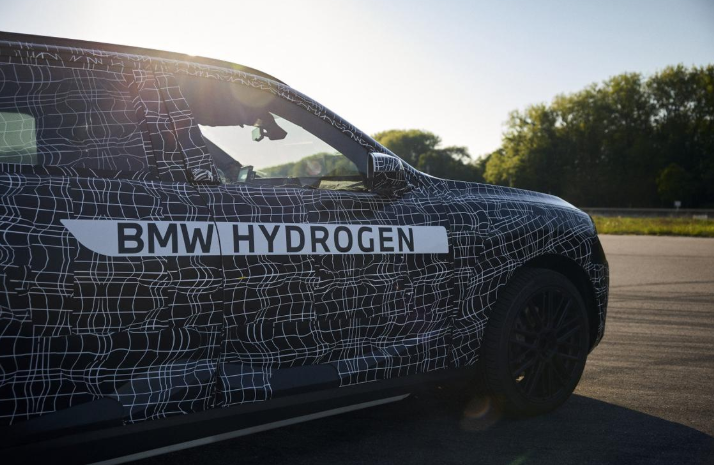 寶馬X5首次向全球市場提供氫燃料電池動力系統(tǒng)選項