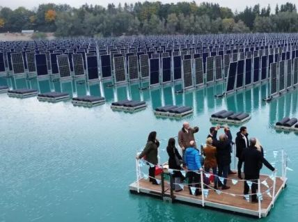 德國垂直浮式光伏電站實現技術突破與生態(tài)兼容