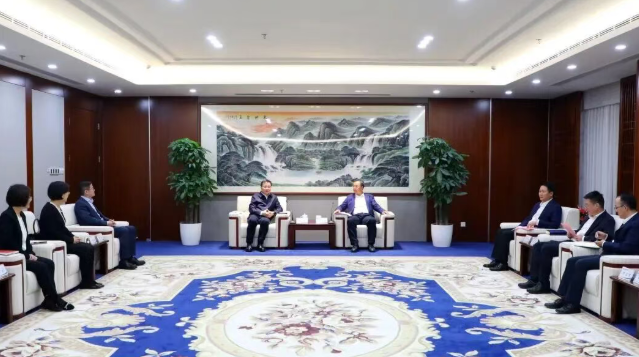 國家電網(wǎng)中電裝備公司董事長、黨委書記余軍帶隊到訪中國電氣裝備