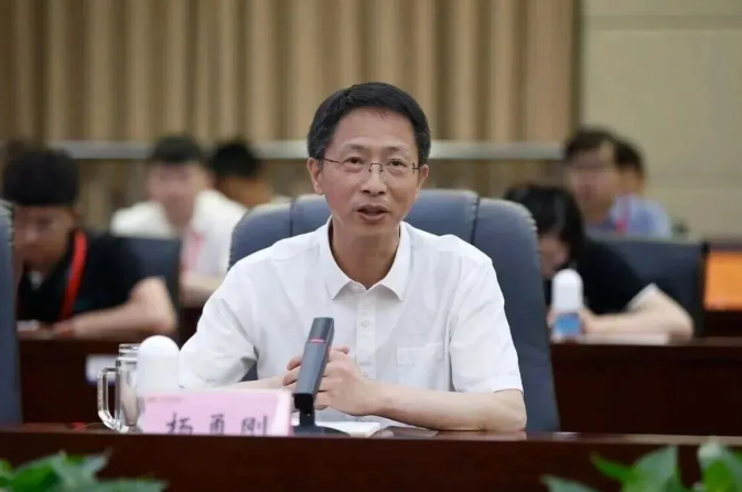 楊勇剛?cè)螡?jì)南能源集團(tuán)總經(jīng)理