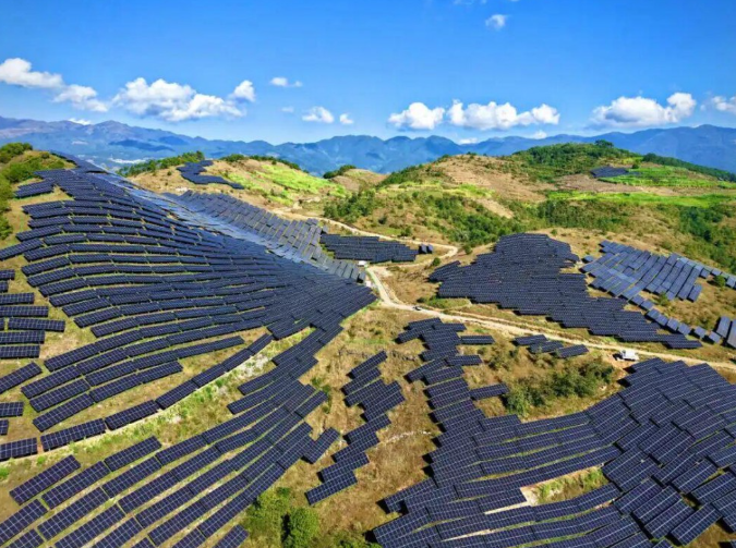 中國云南白云198兆瓦光伏項(xiàng)目全容量并網(wǎng)發(fā)電