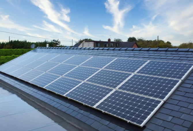 英國將斥資200億美元用于家庭節(jié)能改造，并強(qiáng)制新建房屋安裝光伏發(fā)電系統(tǒng)