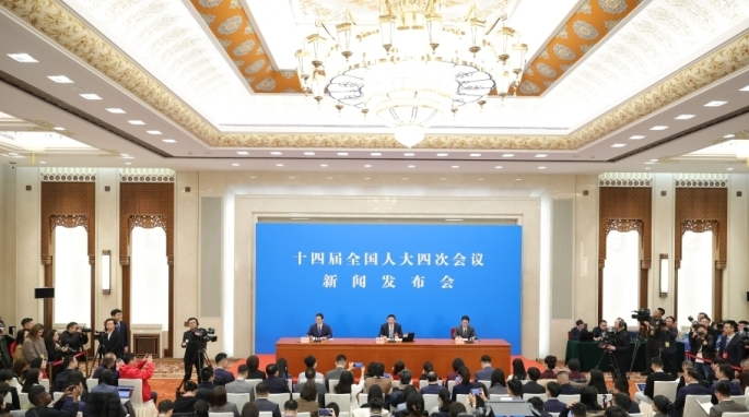 全國人大首場發(fā)布會舉行，國家電網(wǎng)與中石油被列為中歐合作案例