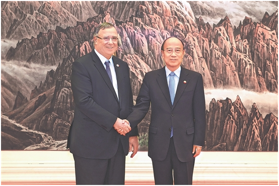 中國石油集團(tuán)董事長戴厚良會(huì)見道達(dá)爾能源公司董事長潘彥磊