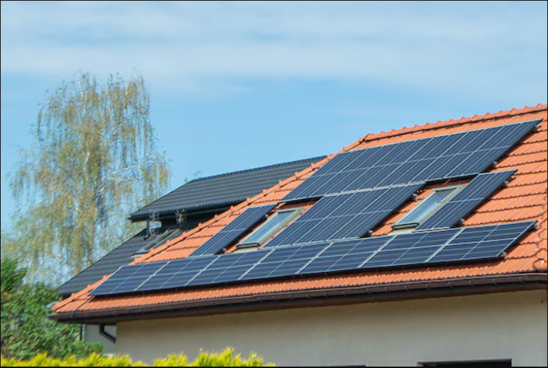 英國出新規(guī)：2028年起新建住宅須裝太陽能與熱泵