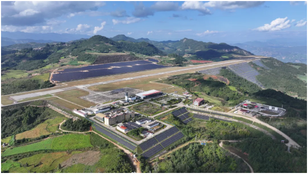 云南省首個機(jī)場集中式光伏項(xiàng)目投產(chǎn)發(fā)電