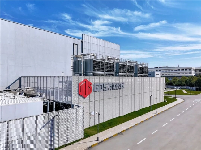 萬(wàn)國(guó)數(shù)據(jù)攜手怡斯萊落地國(guó)內(nèi)首個(gè)數(shù)據(jù)中心HVO烴基生物柴油試點(diǎn)， 打造“循環(huán)經(jīng)濟(jì)賦能低碳算力”新路徑