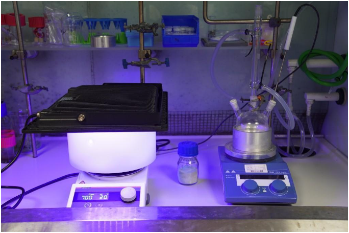 太陽(yáng)能反應(yīng)堆將廢塑料轉(zhuǎn)化為氫氣